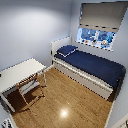 Joshua Court Single Room Stoke-on-Trent Exteriör bild
